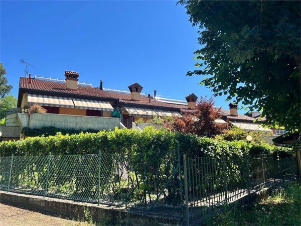 appartamento in vendita ad Arona in zona Mercurago