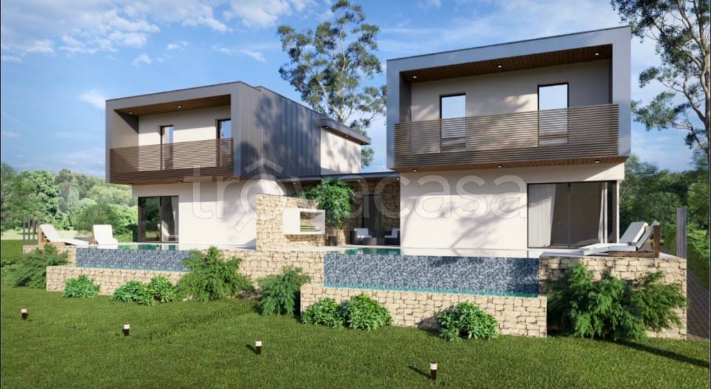 casa indipendente in vendita ad Arona in zona Mercurago