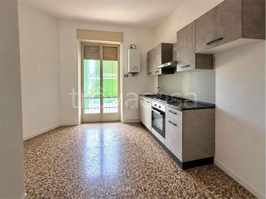 appartamento in vendita ad Arona in zona Mercurago