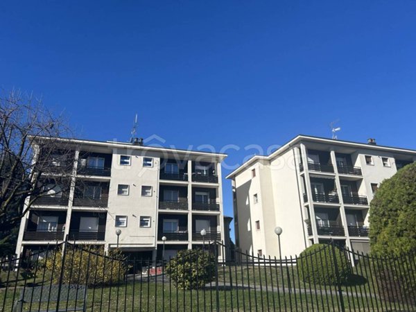 appartamento in vendita ad Arona in zona Mercurago
