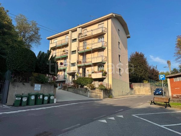 appartamento in vendita ad Arona in zona Dagnente