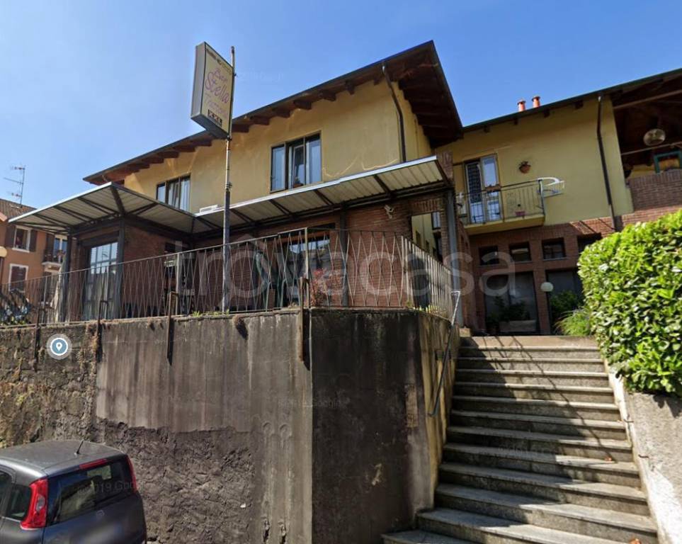 appartamento in vendita ad Arona in zona Mercurago