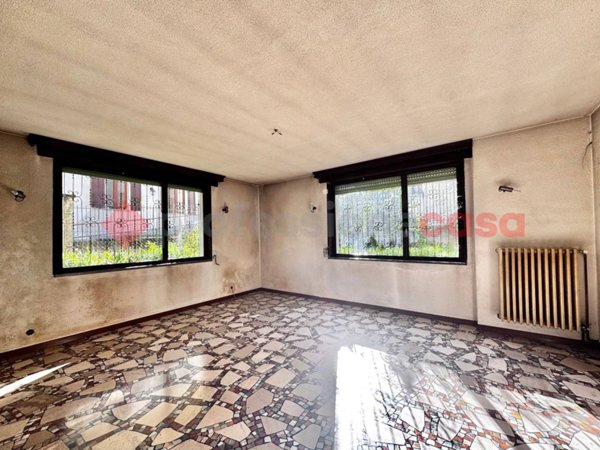 appartamento in vendita ad Arona in zona Mercurago
