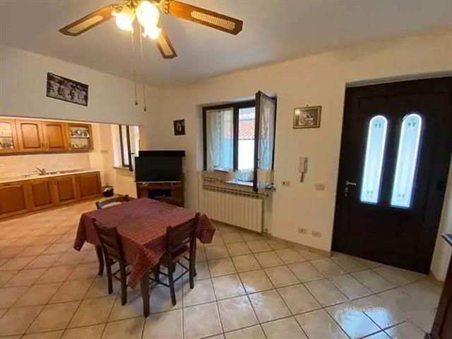 casa indipendente in vendita a Barengo