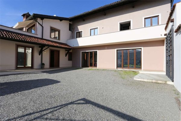 casa indipendente in vendita a Barengo