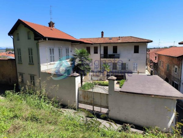 casa indipendente in vendita a Barengo