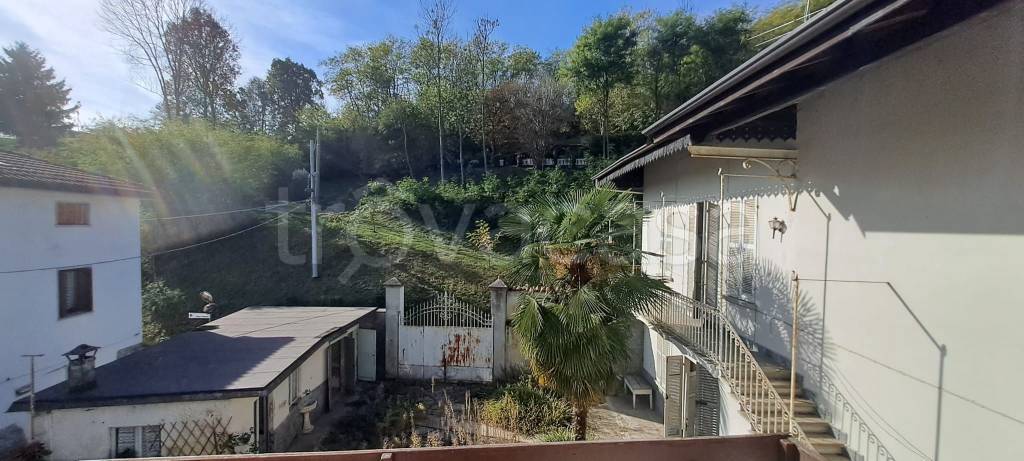 casa indipendente in vendita a Barengo