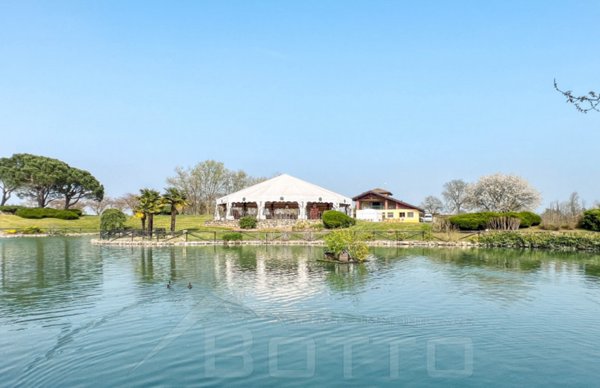 negozio in vendita a Barengo