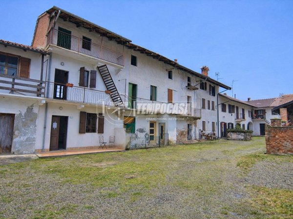 casa indipendente in vendita a Barengo