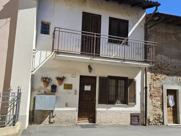 casa indipendente in vendita a Barengo