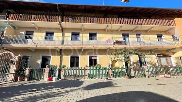 casa indipendente in vendita a Bellinzago Novarese