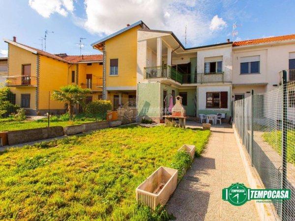casa indipendente in vendita a Bellinzago Novarese
