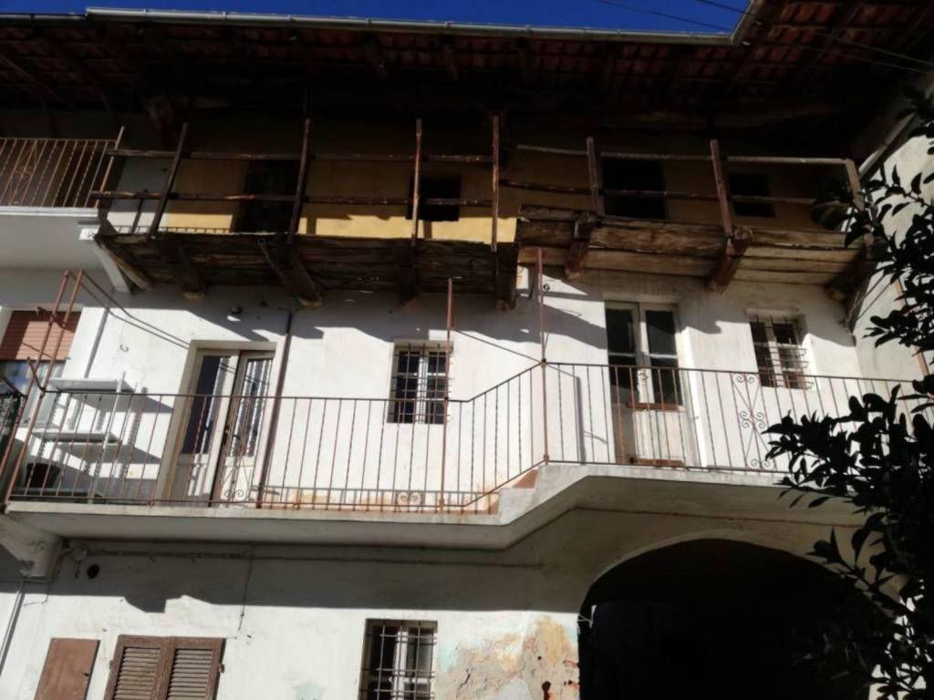 casa indipendente in vendita a Bellinzago Novarese