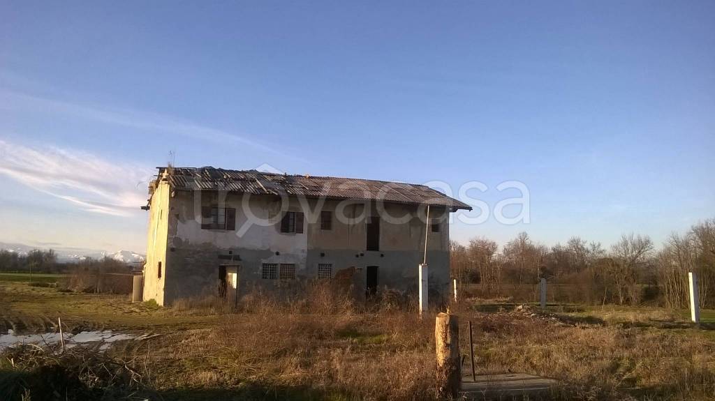 casa indipendente in vendita a Bellinzago Novarese