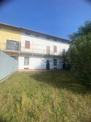 casa indipendente in vendita a Bellinzago Novarese