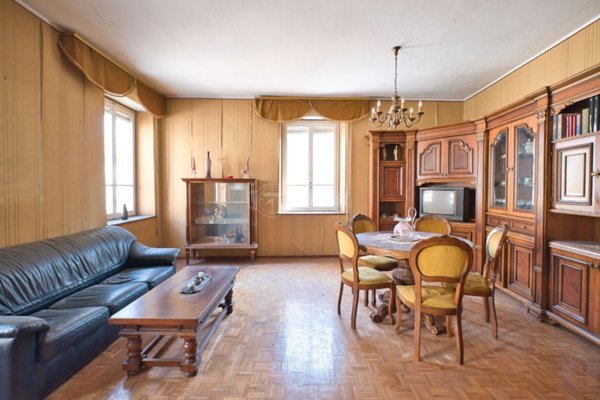 casa indipendente in vendita a Bellinzago Novarese