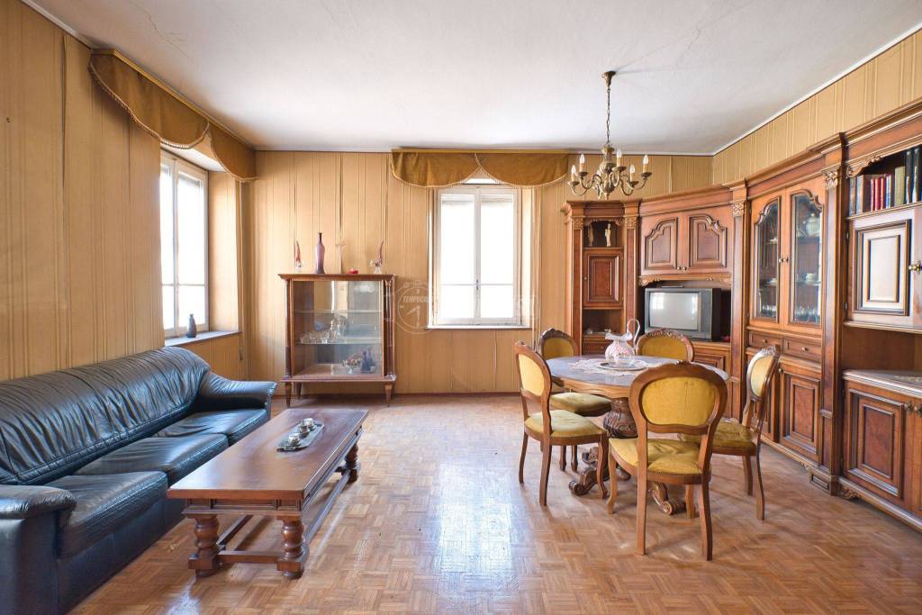 casa indipendente in vendita a Bellinzago Novarese