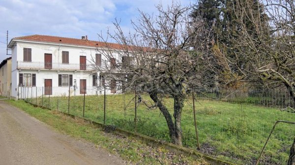 casa indipendente in vendita a Bellinzago Novarese