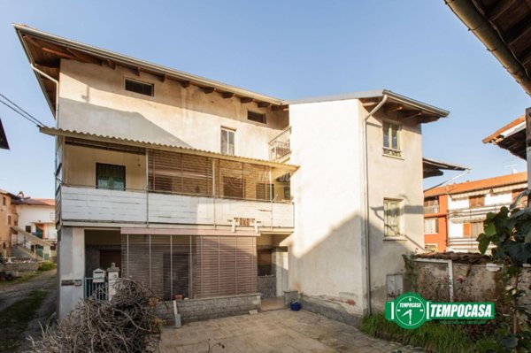 casa indipendente in vendita a Bellinzago Novarese