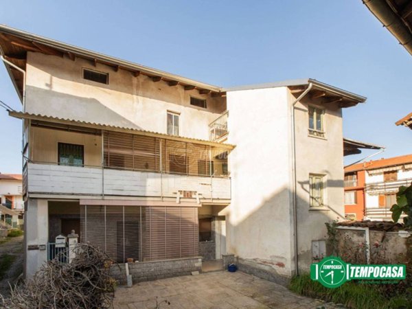 casa indipendente in vendita a Bellinzago Novarese