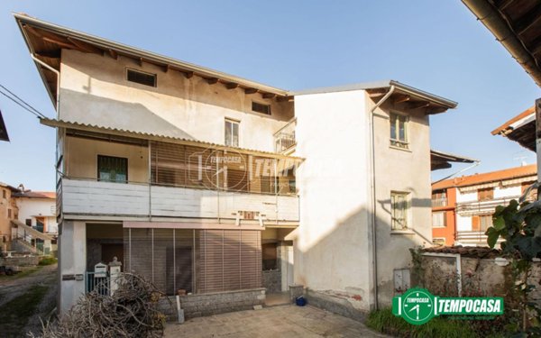 casa indipendente in vendita a Bellinzago Novarese