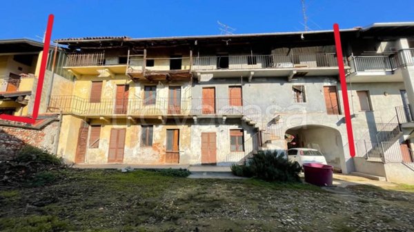 casa indipendente in vendita a Bellinzago Novarese
