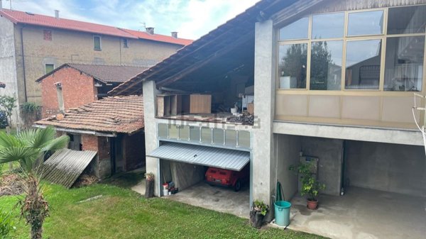 casa indipendente in vendita a Bellinzago Novarese