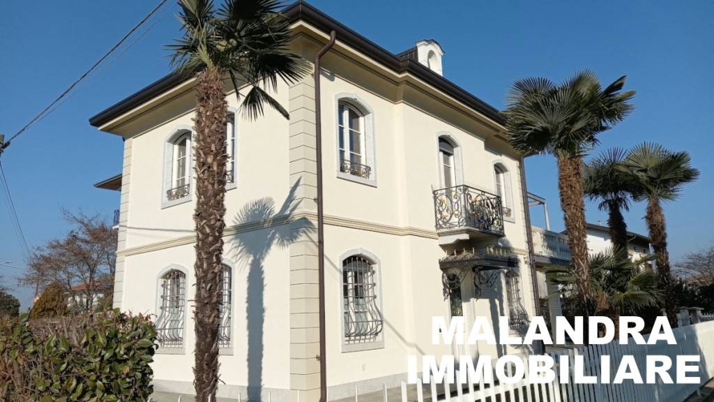 casa indipendente in vendita a Bellinzago Novarese in zona Badia di Dulzago