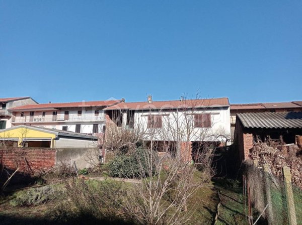 casa indipendente in vendita a Bellinzago Novarese