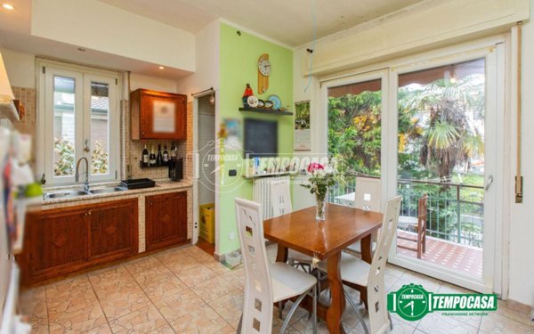 casa indipendente in vendita a Bellinzago Novarese