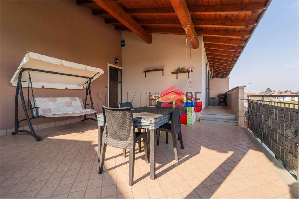 casa indipendente in vendita a Bellinzago Novarese