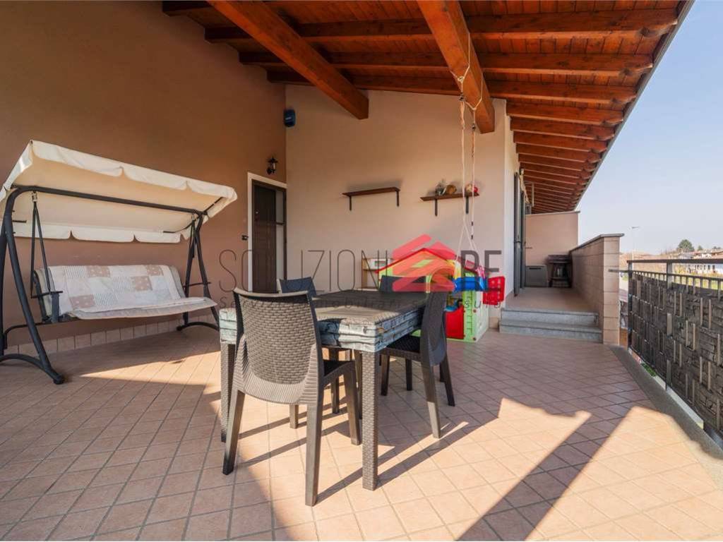 casa indipendente in vendita a Bellinzago Novarese
