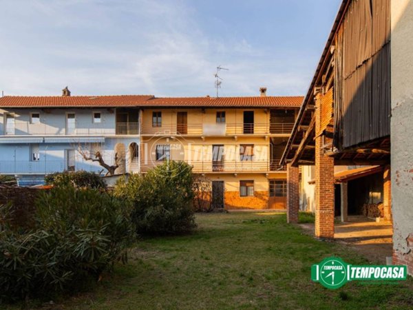 casa indipendente in vendita a Bellinzago Novarese