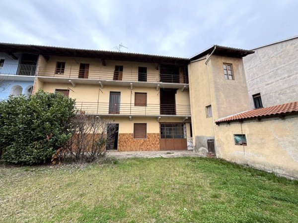 casa indipendente in vendita a Bellinzago Novarese