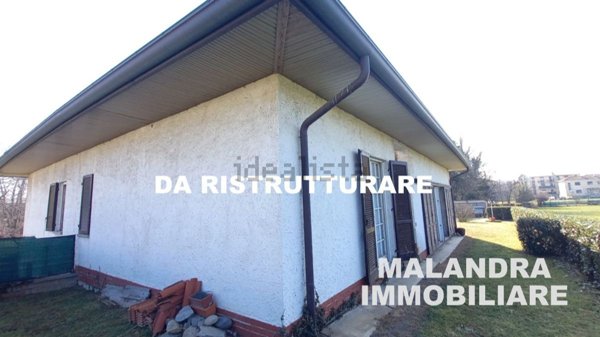 casa indipendente in vendita a Bellinzago Novarese