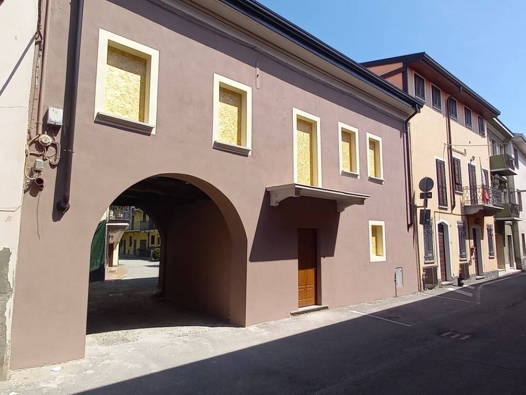 casa indipendente in vendita a Bellinzago Novarese