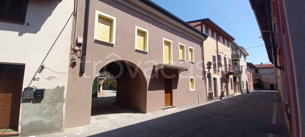 casa indipendente in vendita a Bellinzago Novarese