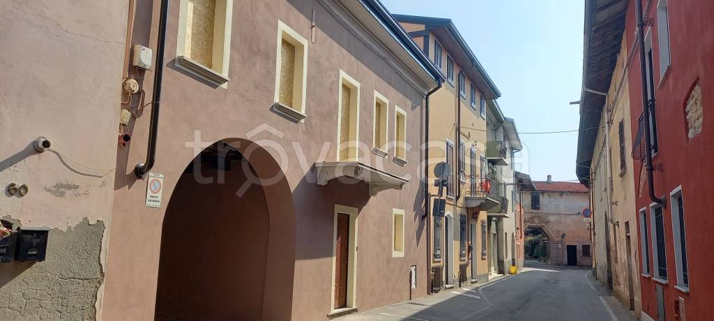 casa indipendente in vendita a Bellinzago Novarese