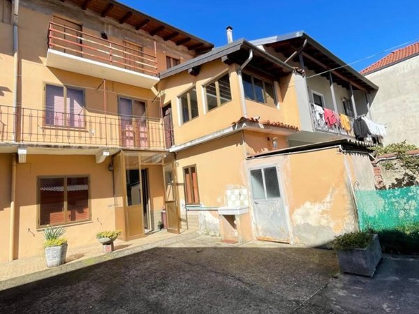 casa indipendente in vendita a Bellinzago Novarese