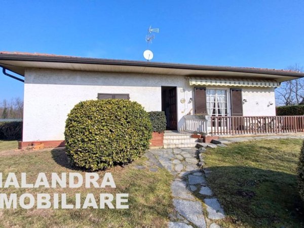 casa indipendente in vendita a Bellinzago Novarese