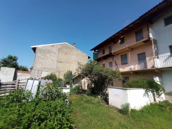 casa indipendente in vendita a Bellinzago Novarese