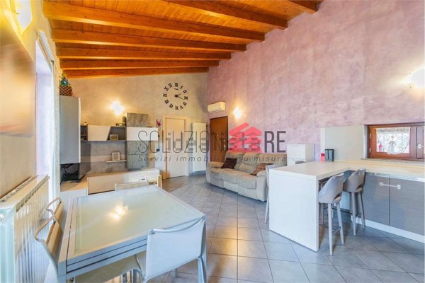 casa indipendente in vendita a Bellinzago Novarese