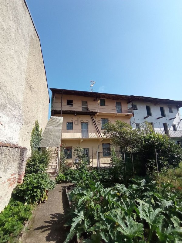 casa indipendente in vendita a Bellinzago Novarese