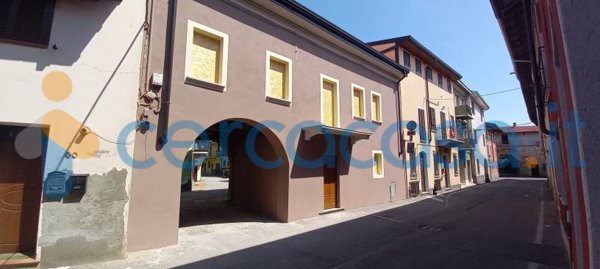 casa indipendente in vendita a Bellinzago Novarese