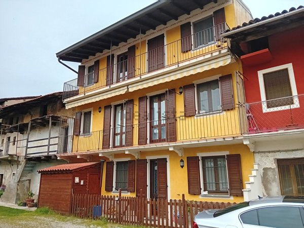 casa semindipendente in vendita a Bellinzago Novarese
