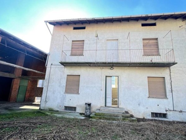 casa indipendente in vendita a Bellinzago Novarese