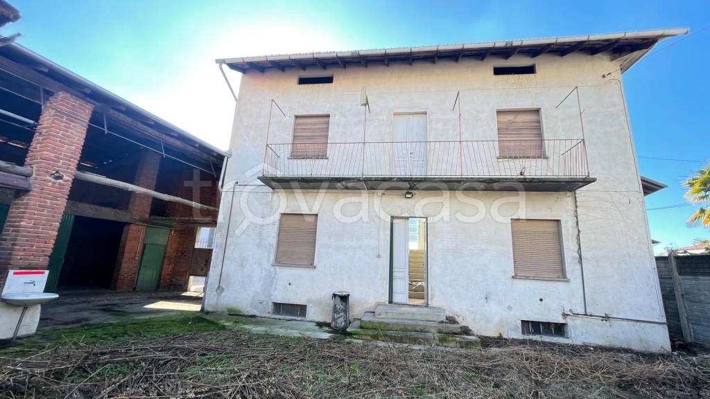 casa indipendente in vendita a Bellinzago Novarese