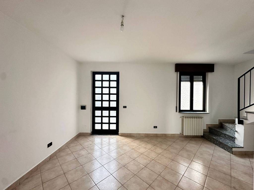 casa indipendente in vendita a Bellinzago Novarese