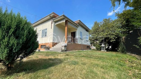 casa indipendente in vendita a Bellinzago Novarese