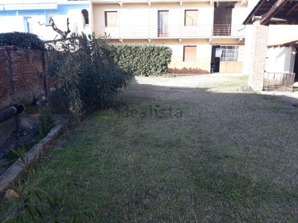 casa semindipendente in vendita a Bellinzago Novarese